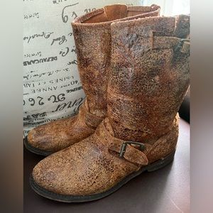 Vintage shoe company Veronica, leather women’s crackle leather boots